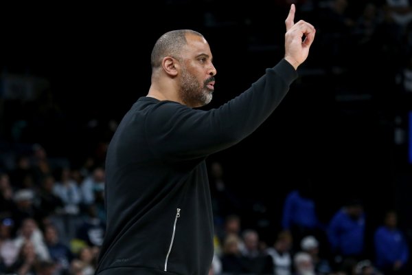 配资平台有哪些 记者：这个世界上死法有很多 火箭偏偏选择了最窝囊的那种